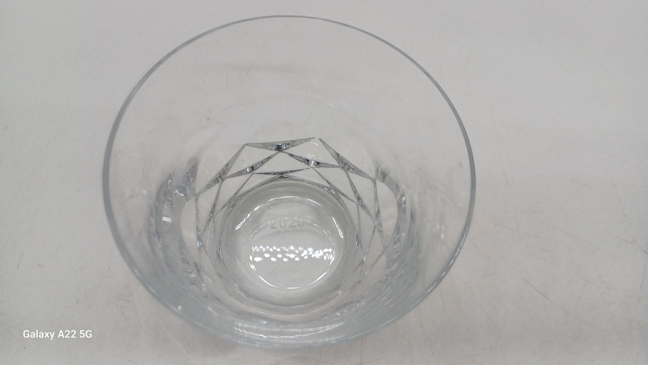 底に2020と印字あり