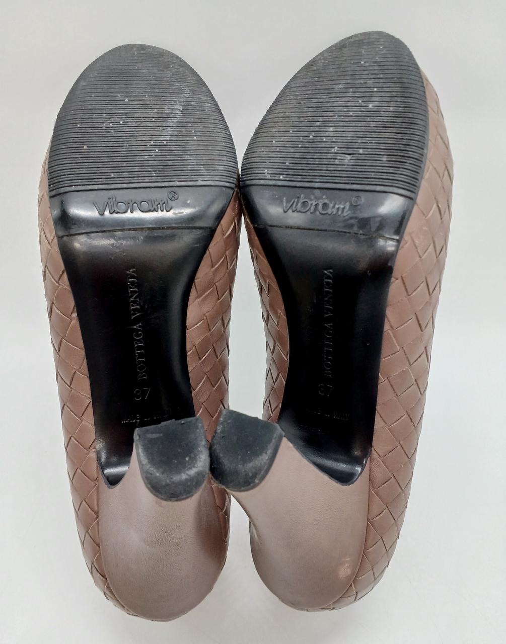 底に滑り止めついてます