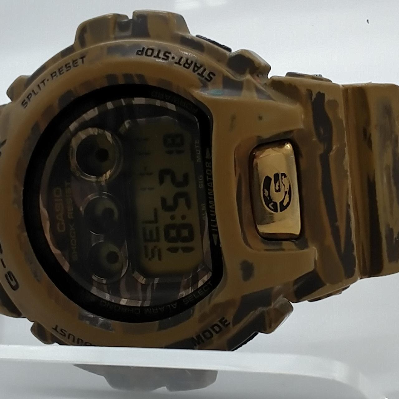 文字盤に写らない触るとわかる傷があります