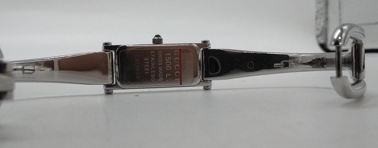 保護シールが残っています。