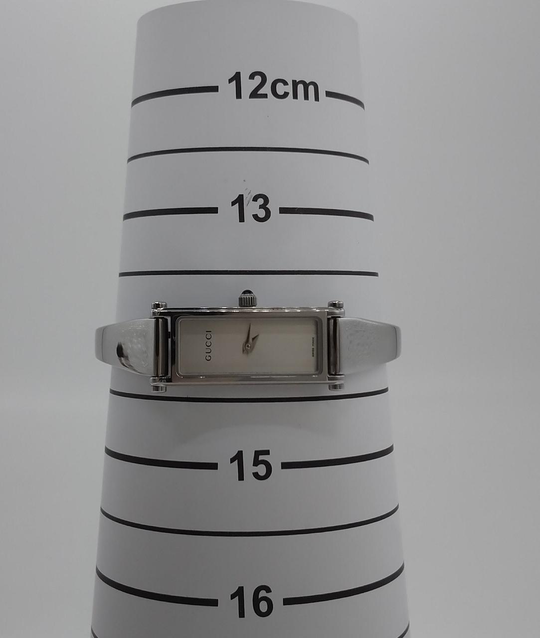 腕周りは14センチです。