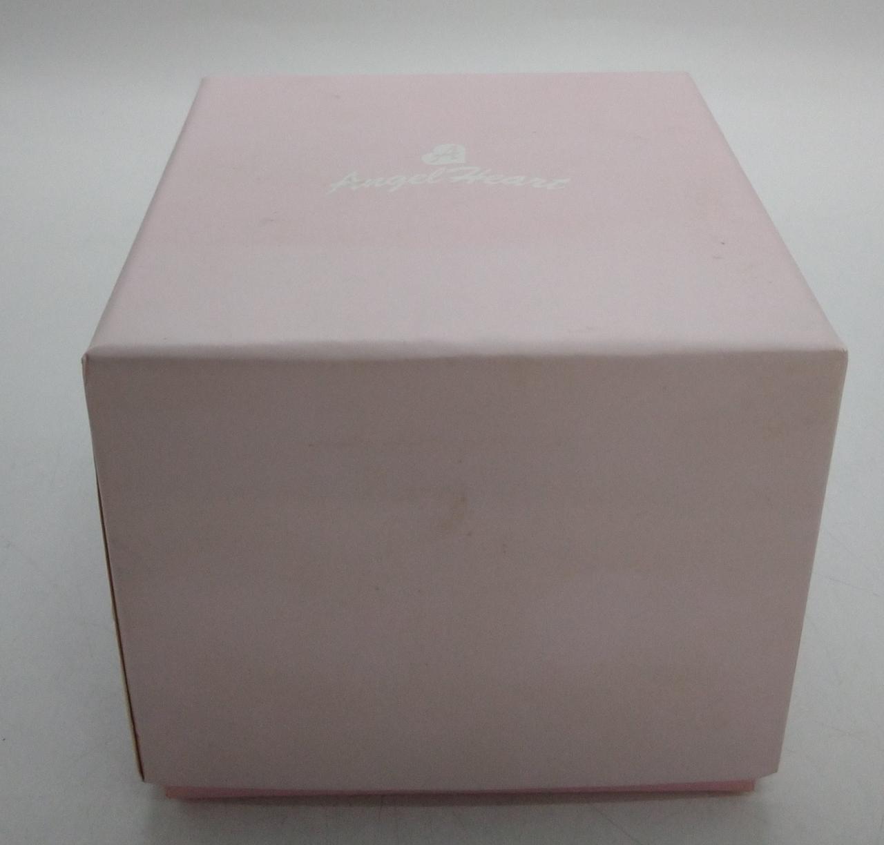 箱に汚れがあります。