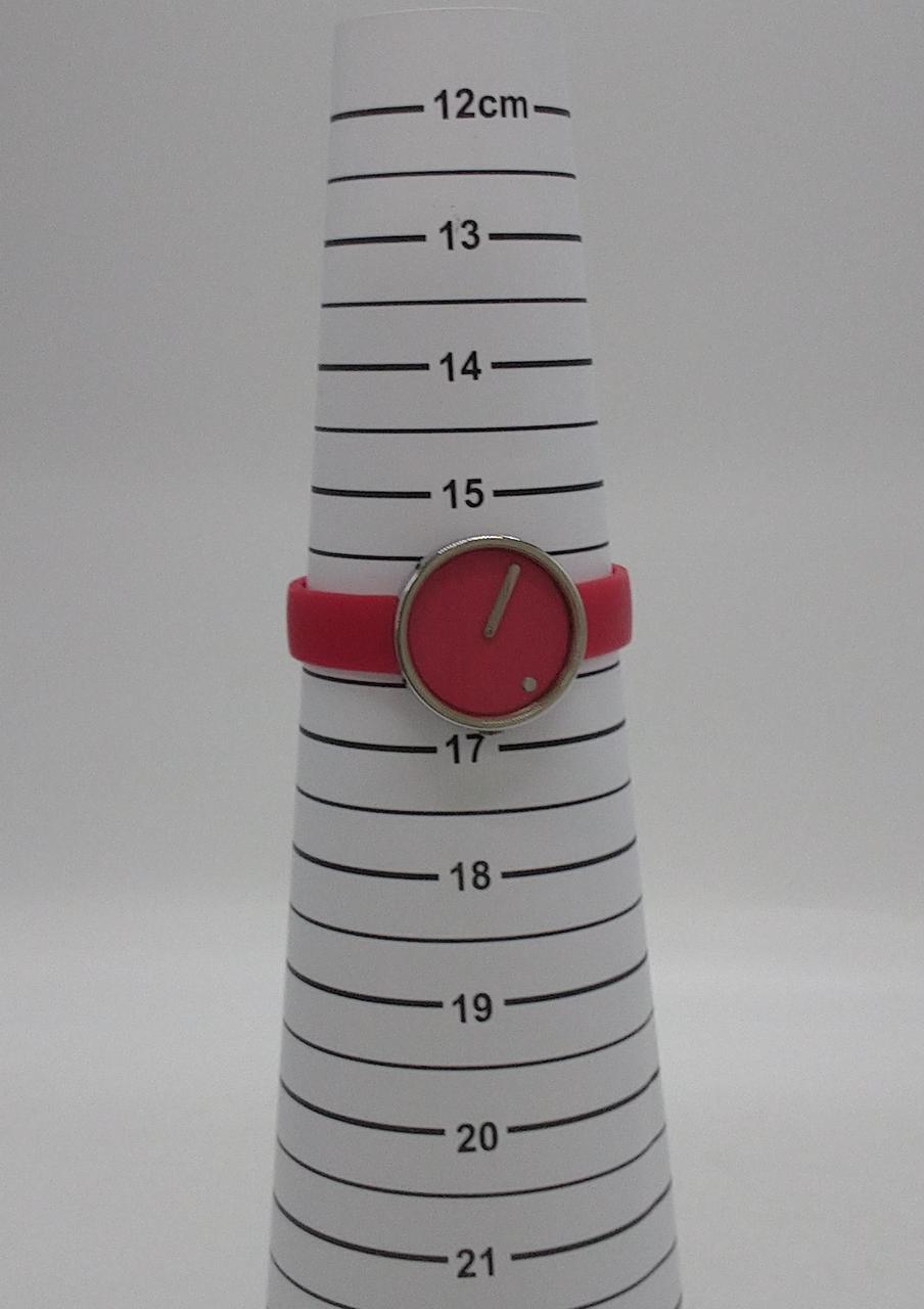 腕周り16cmまで対応します。