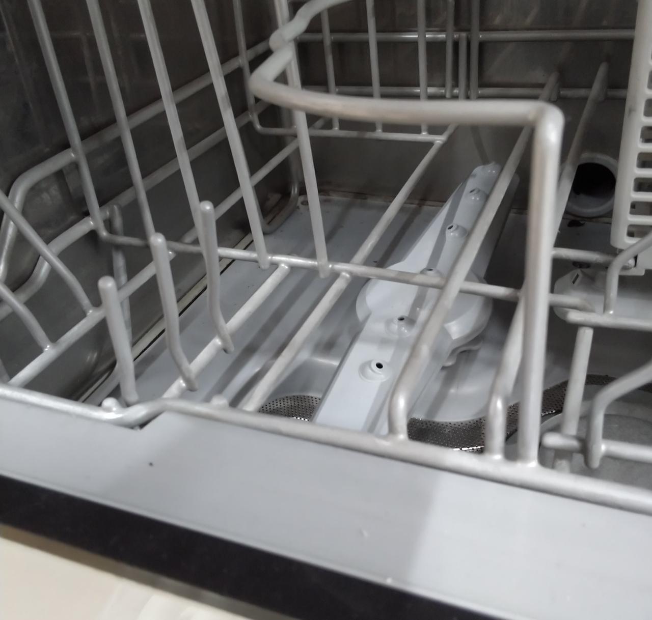 内部に汚れがあります。