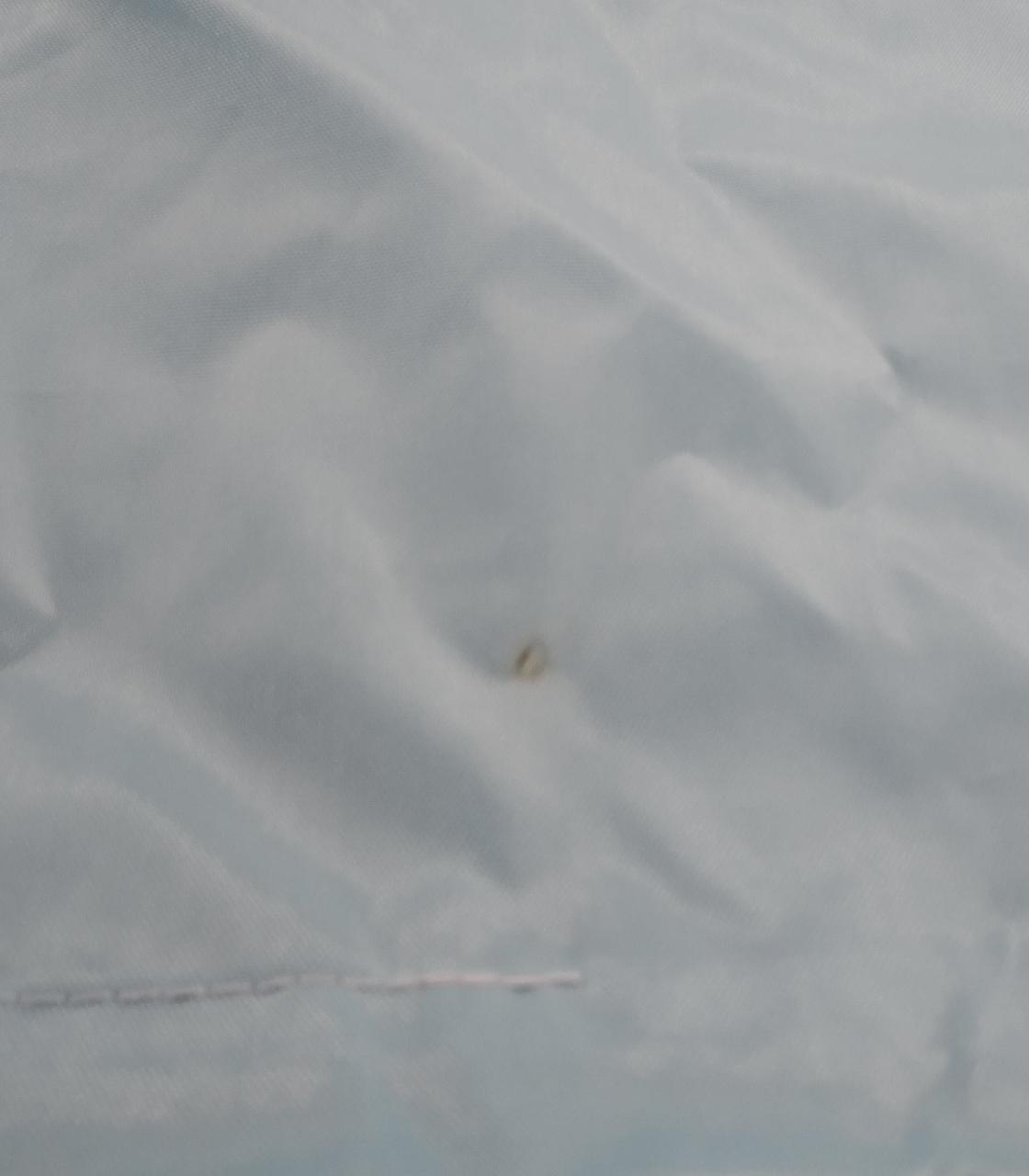 シミ汚れがあります。