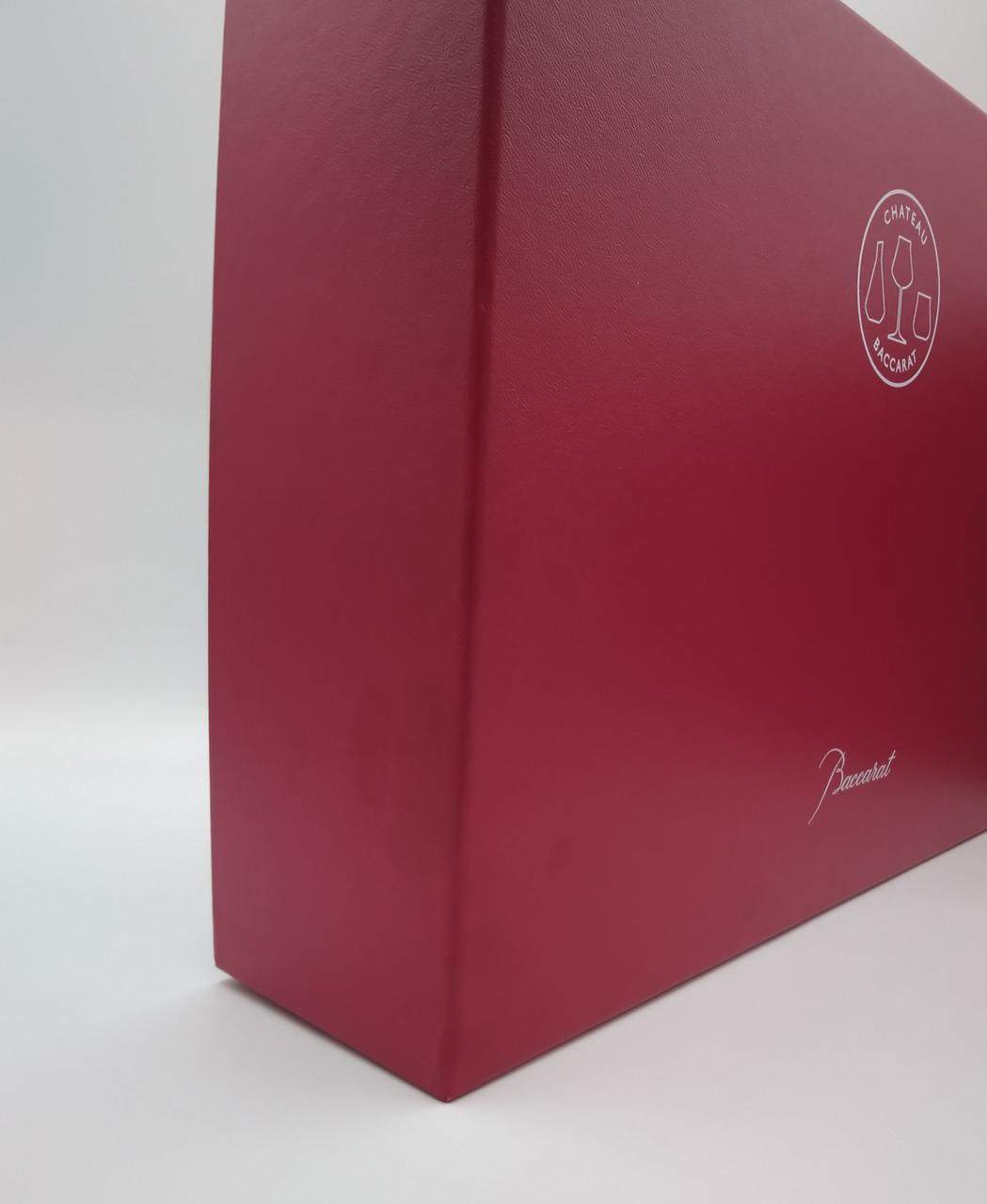 箱にシミ汚れがあります。