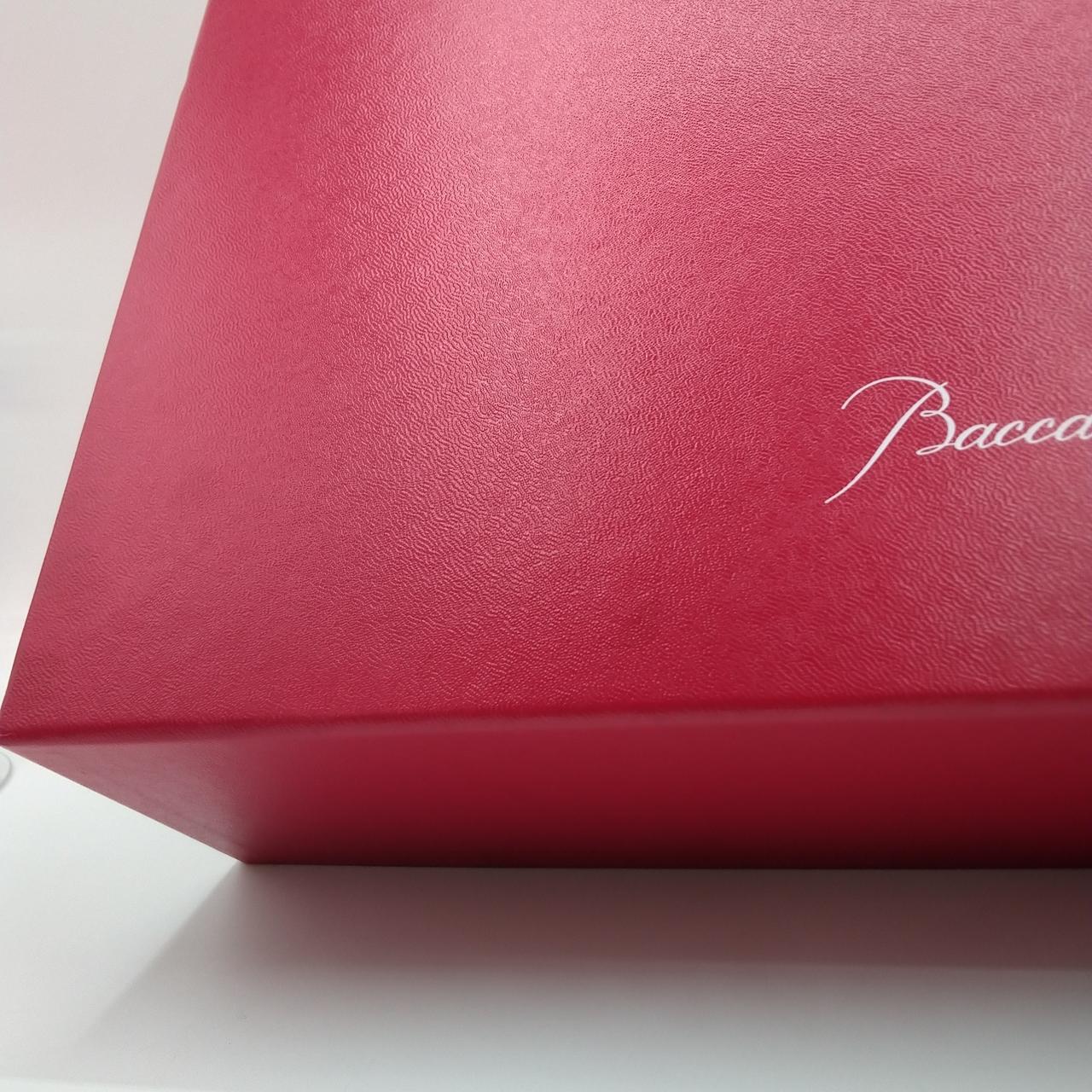 写真に写り難いシミ汚れがあります。