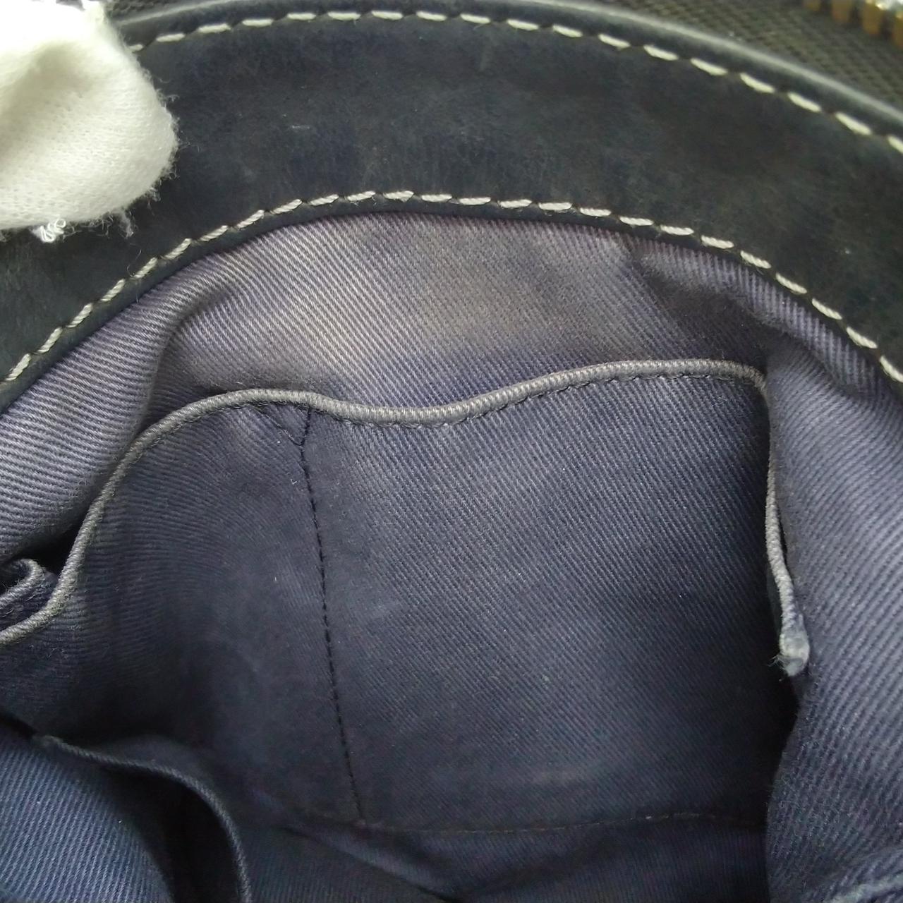 内部に変色があります。