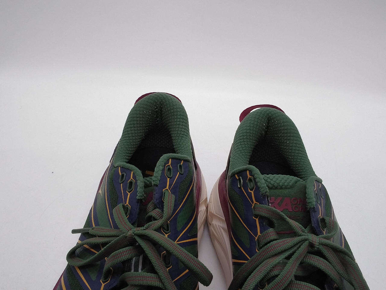 かかと部分に毛玉があります。