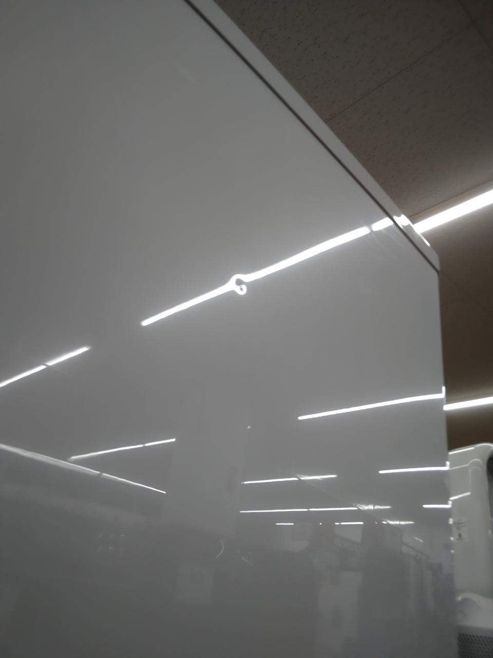 上部扉に凹み傷と写真に写り難い傷あります