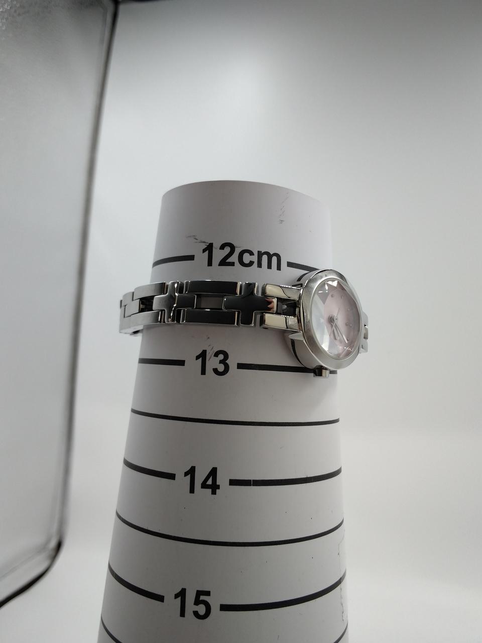 腕周り12.5cmです。