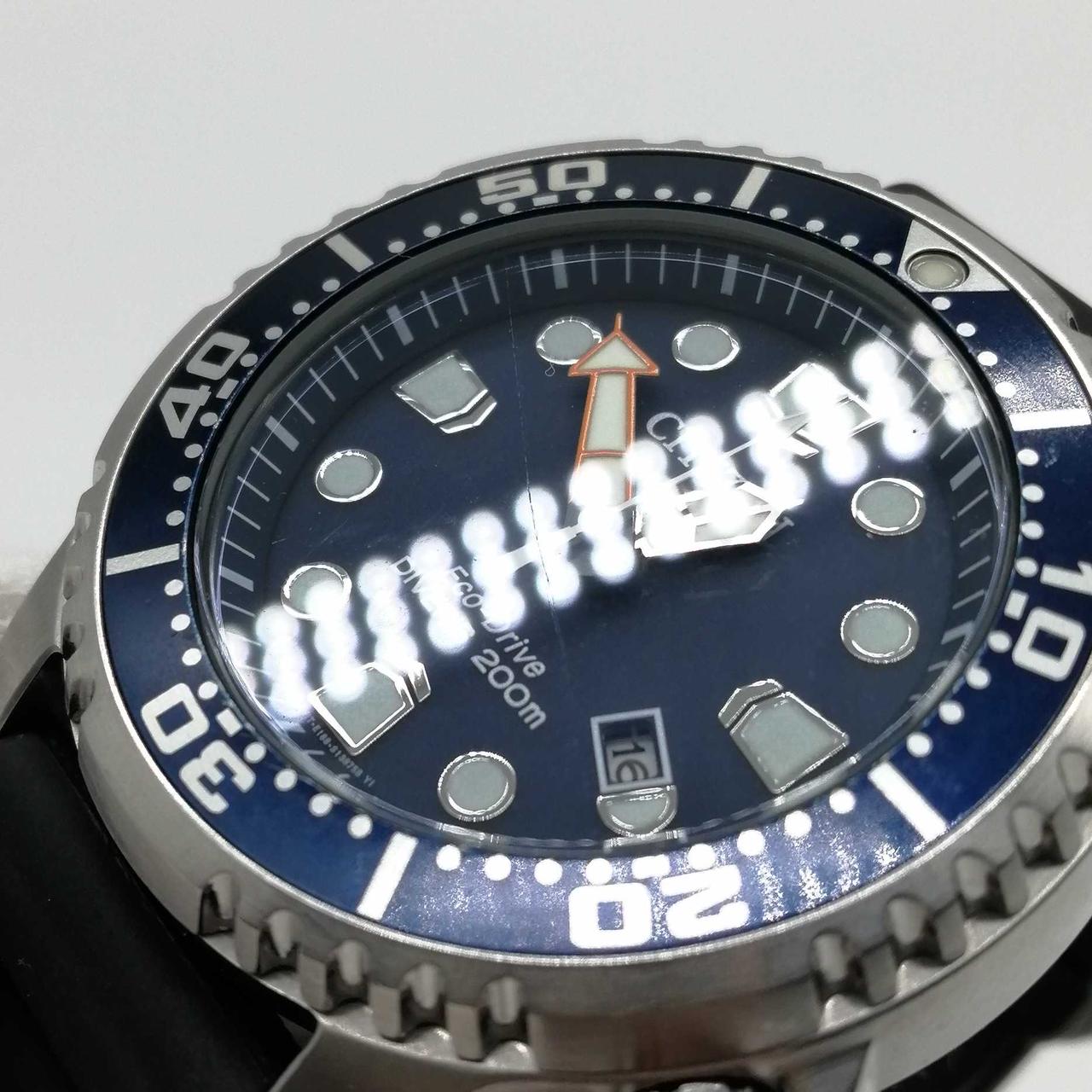 風防に線傷あり