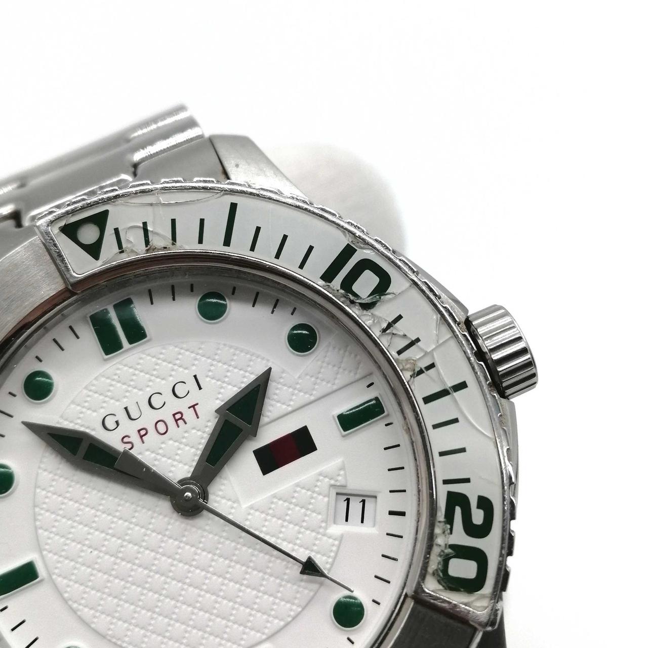 ベゼル割れあり