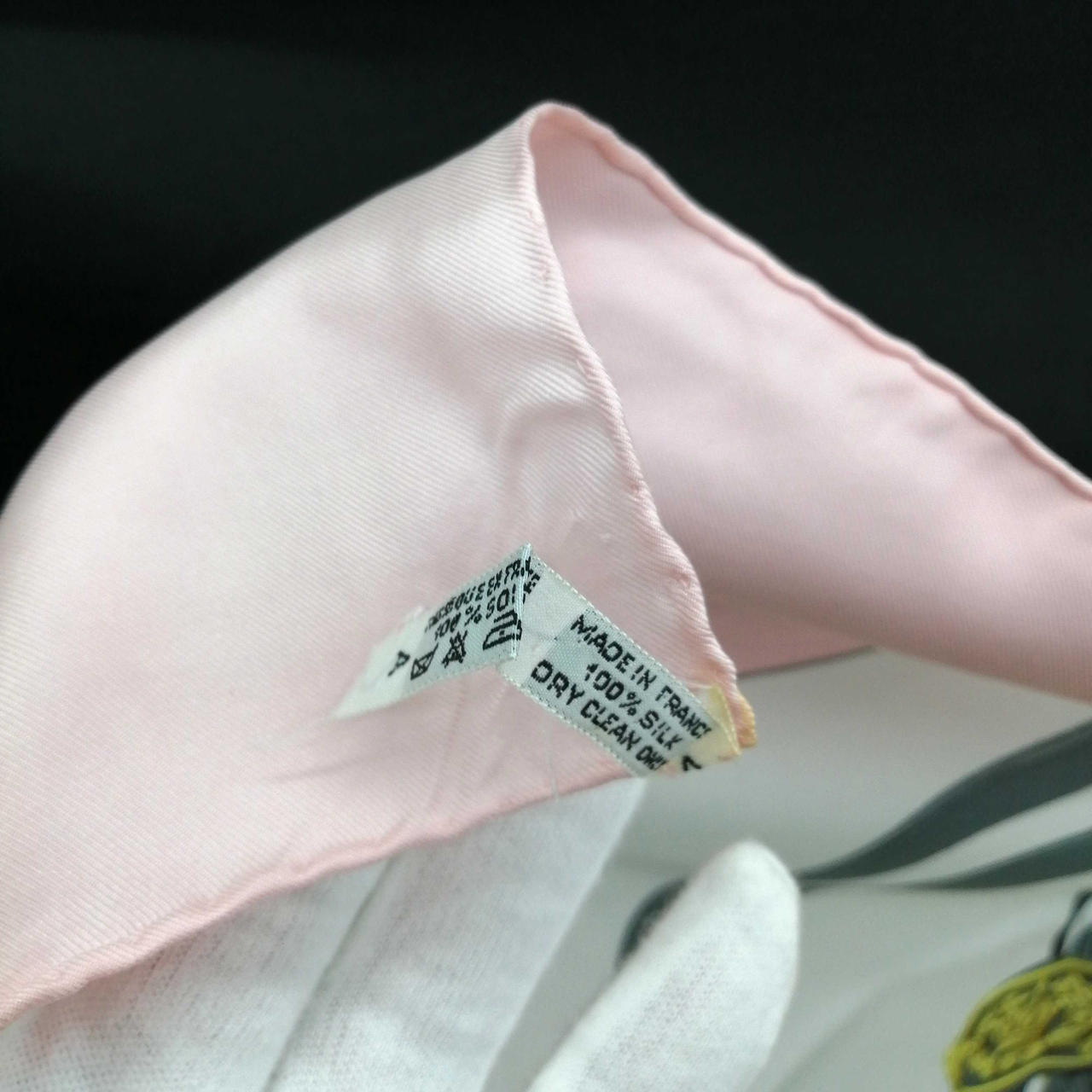 タグ取れあり、ほつれあり