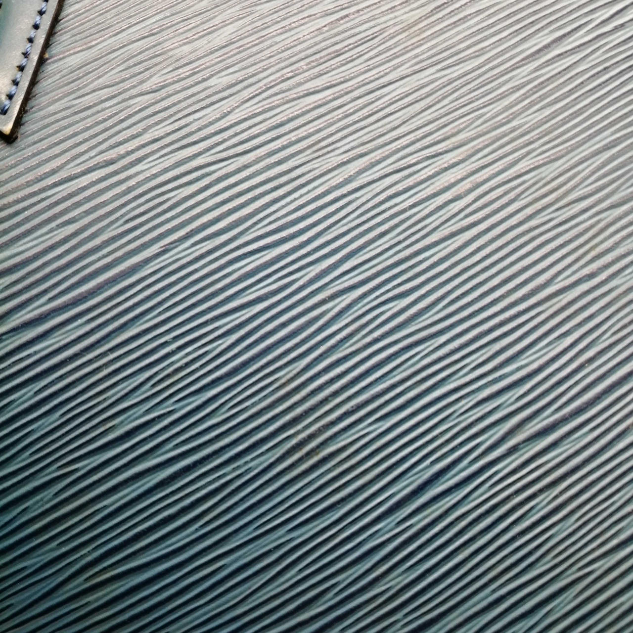 バッグ表面に汚れあり