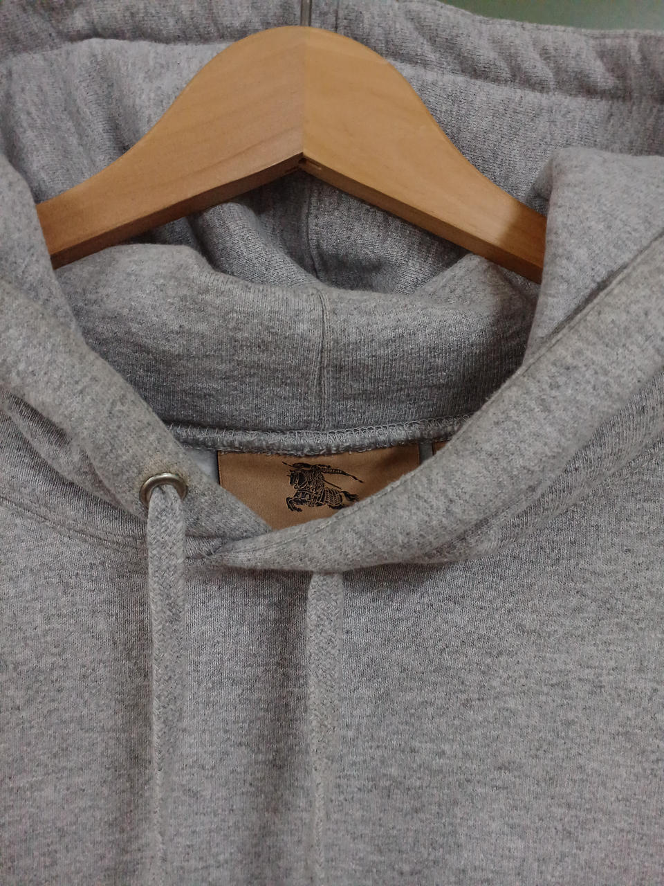 首周り汚れあり