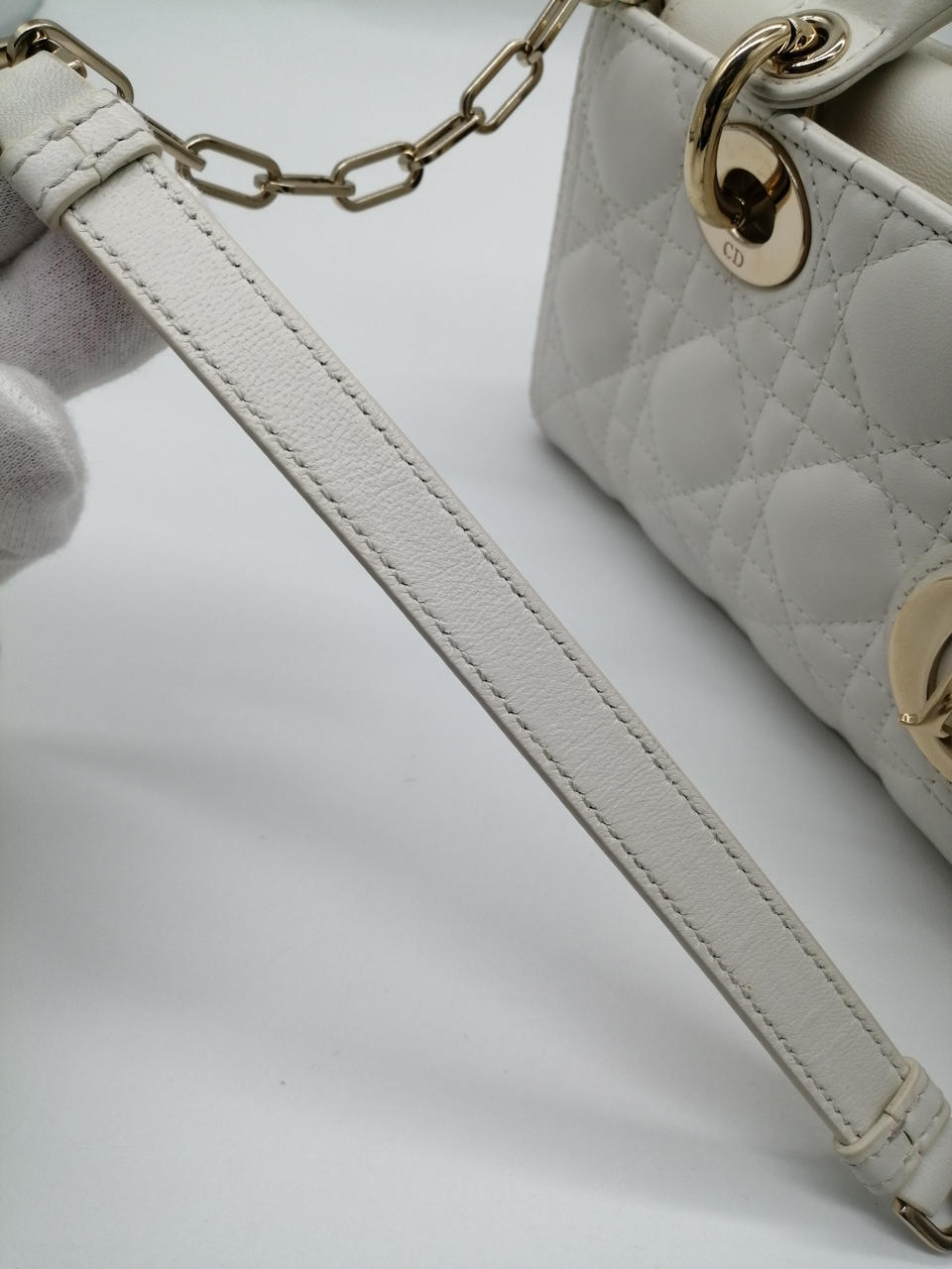 うっすらと汚れあり