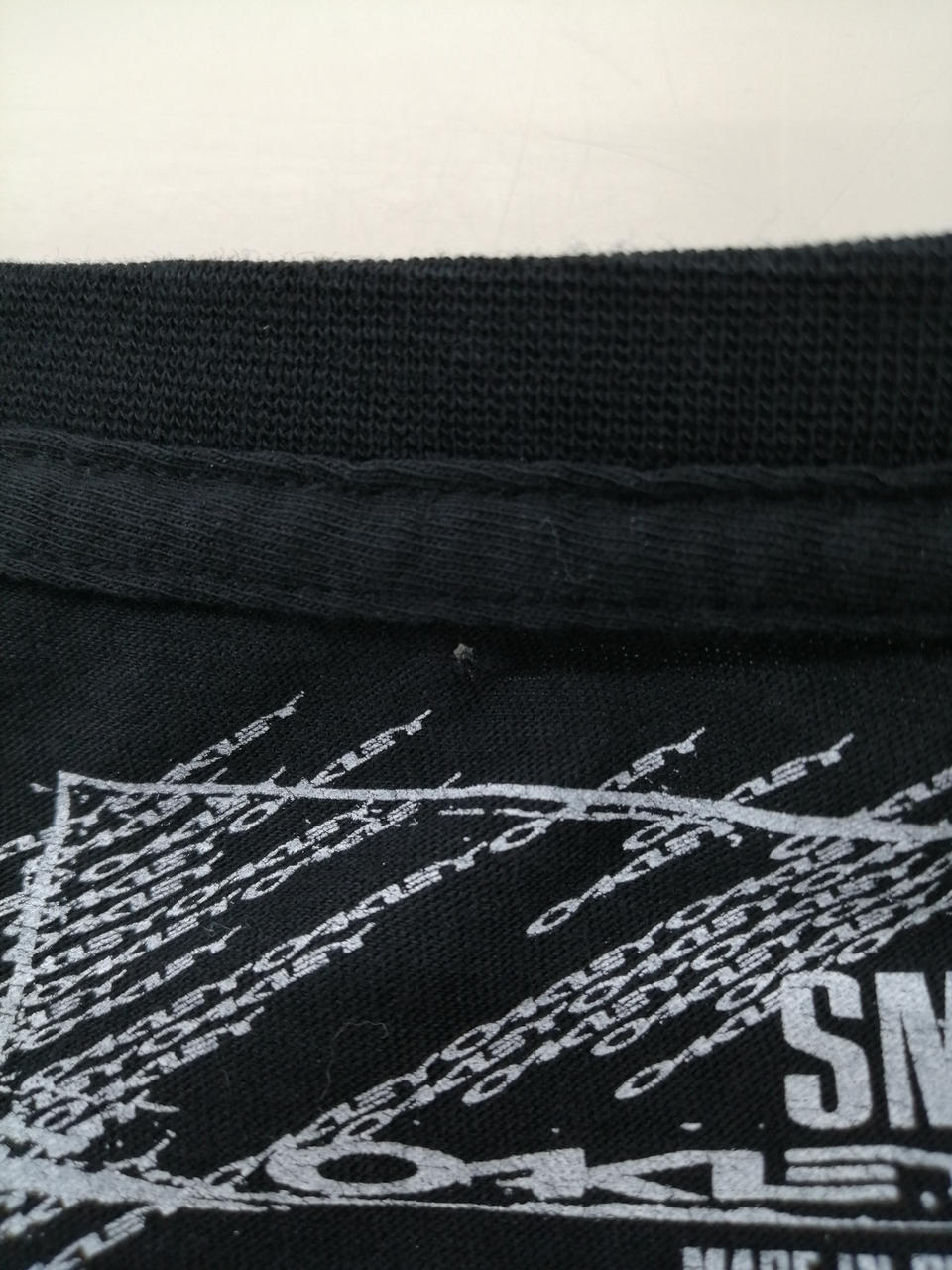 小さな穴開きあり