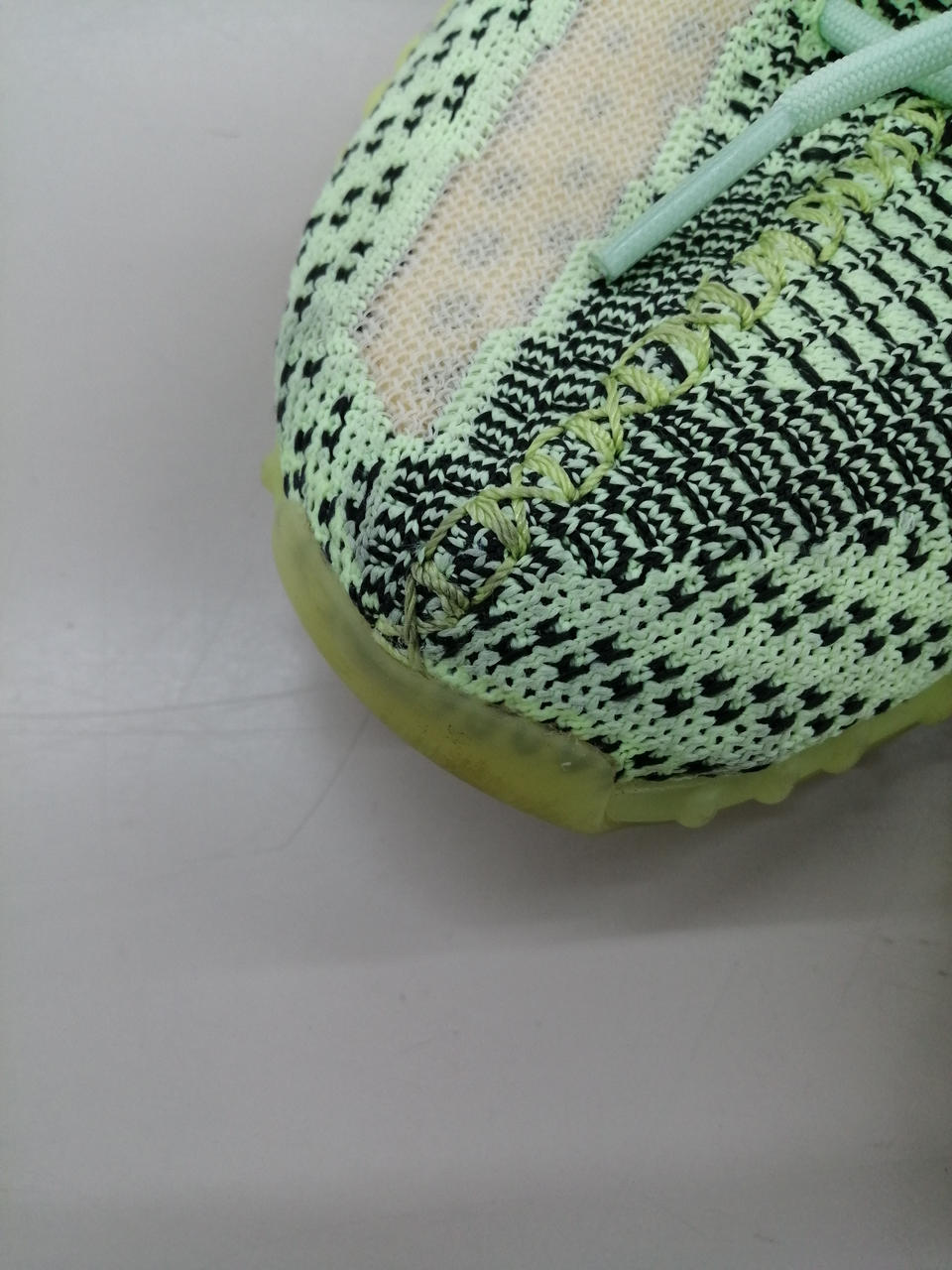 つま先汚れあり