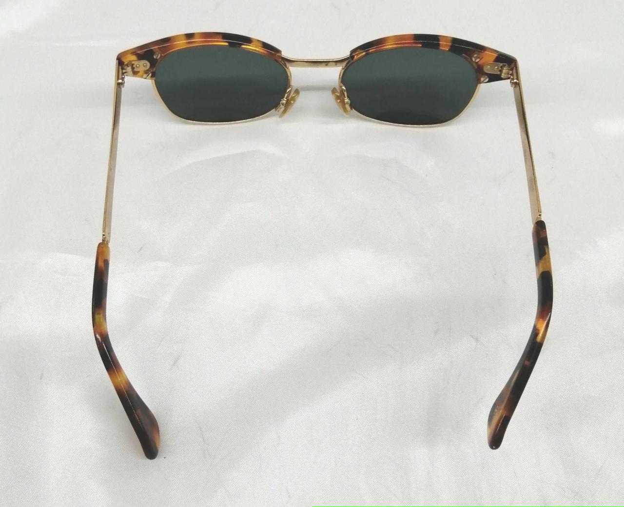 傾きのため高さが違います