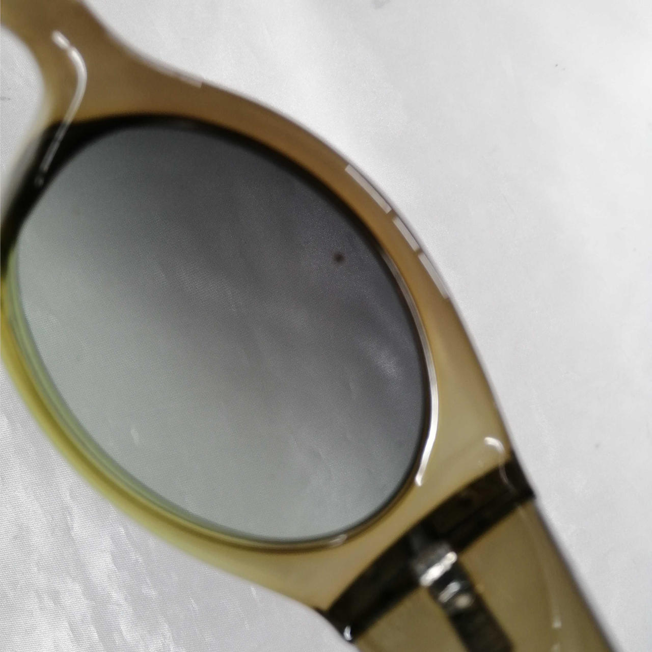 右レンズ点あり