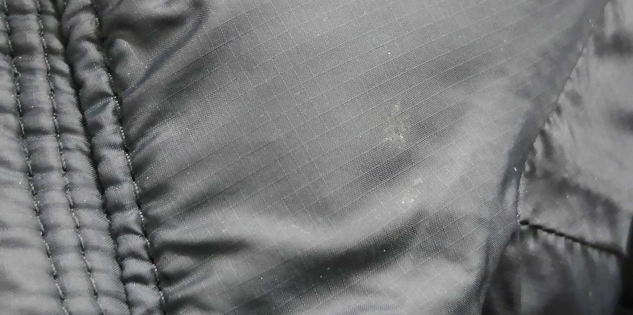 シミ有り右襟内側