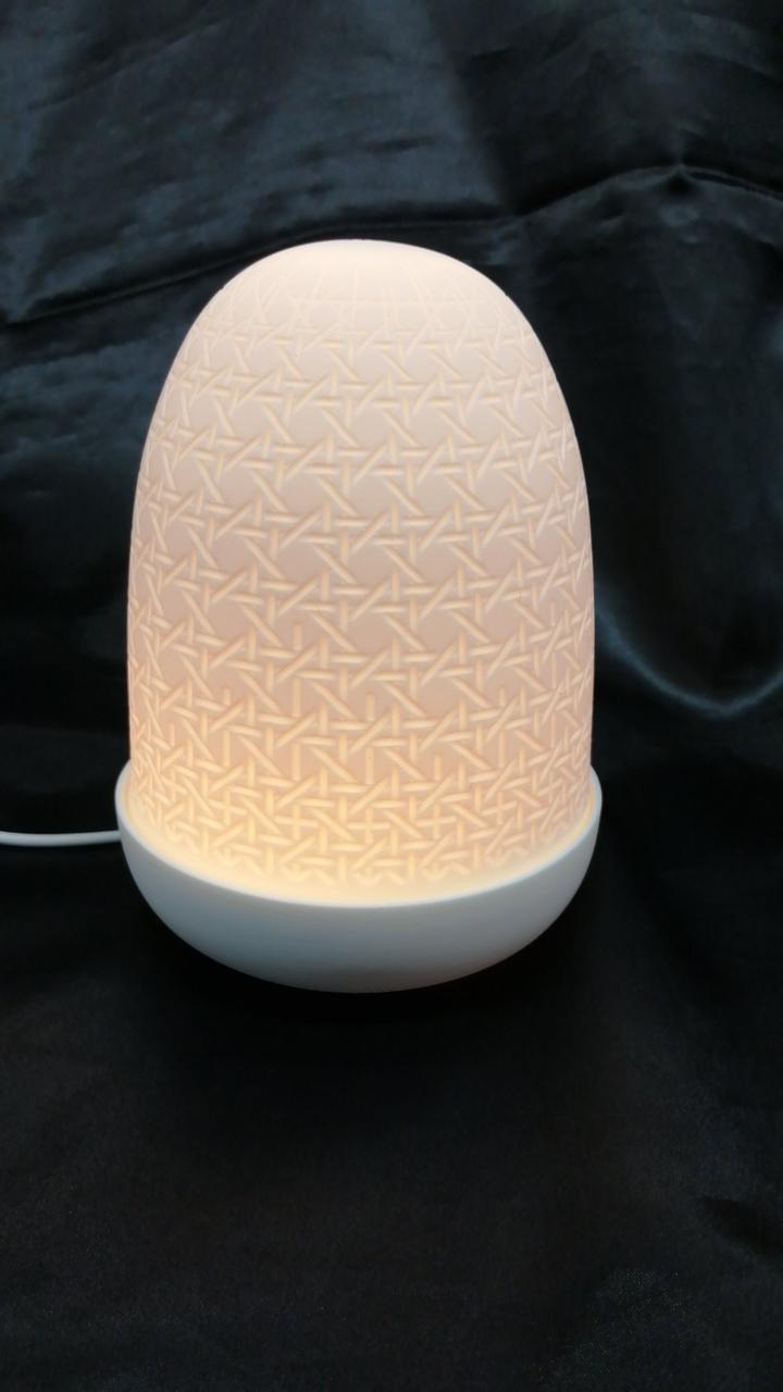 オレンジ色に光ります