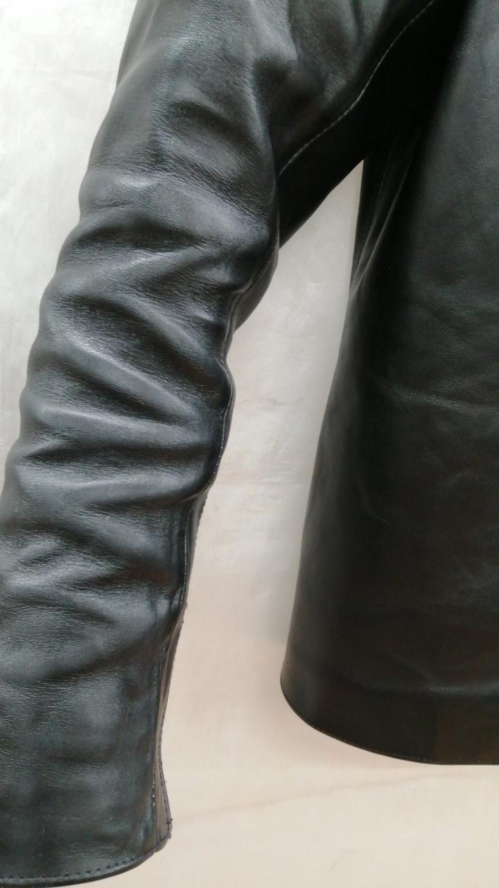 馬革のので固めの革です