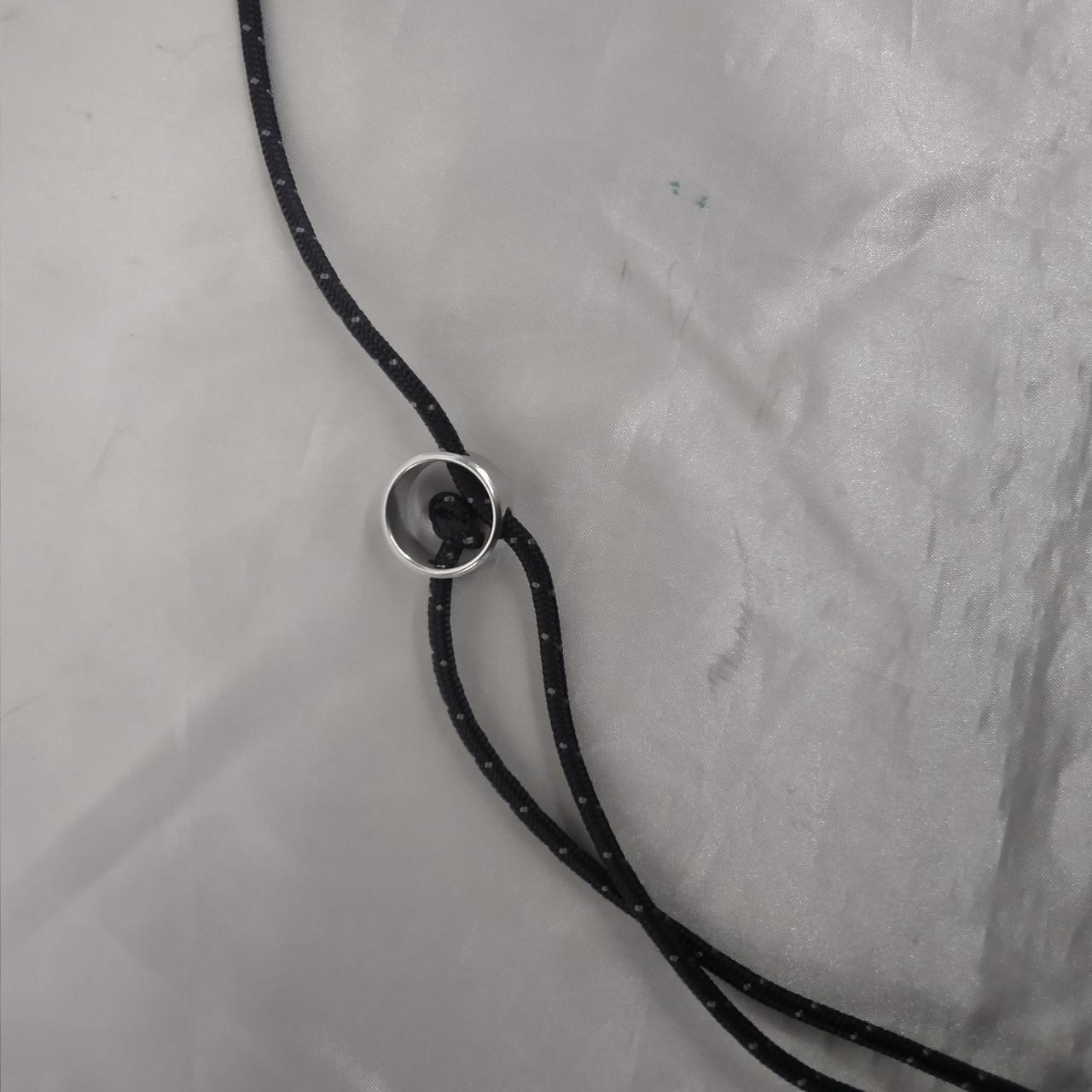 長さ調整できます。長さ約62〜121cm