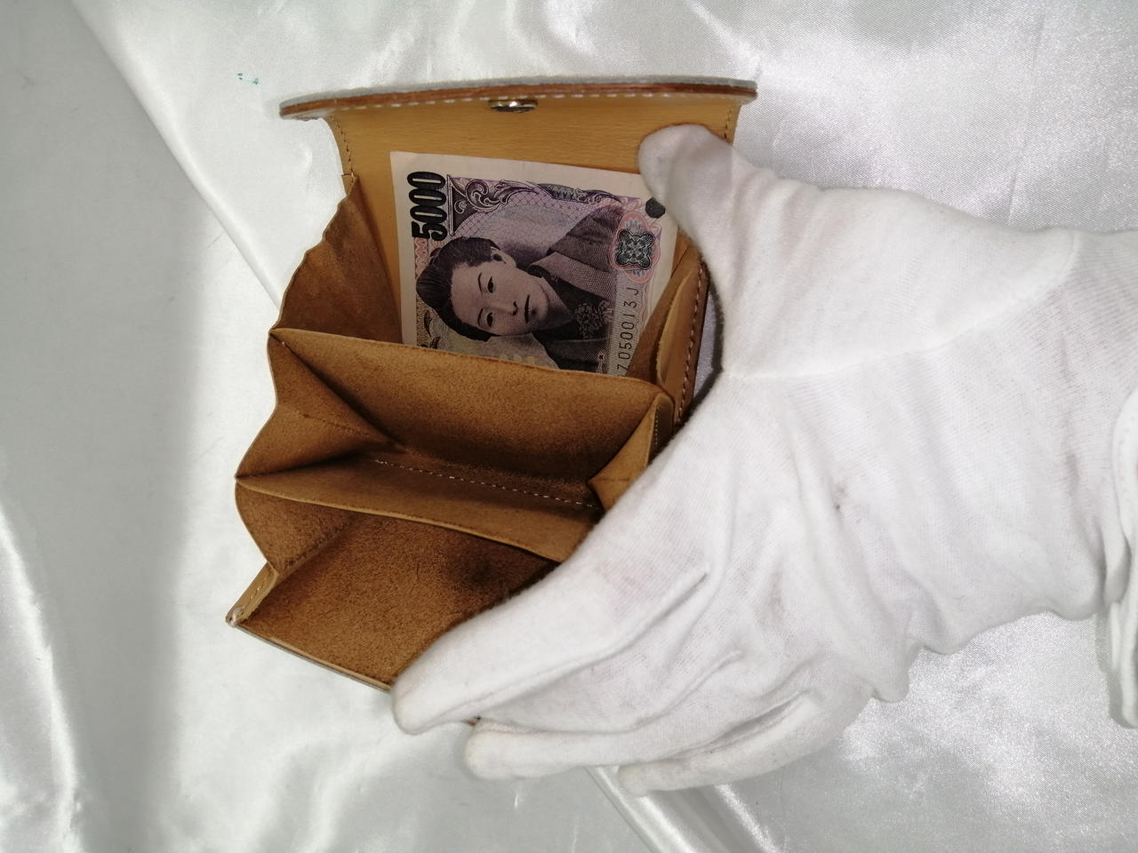 札入れあり
（お札は付きません）