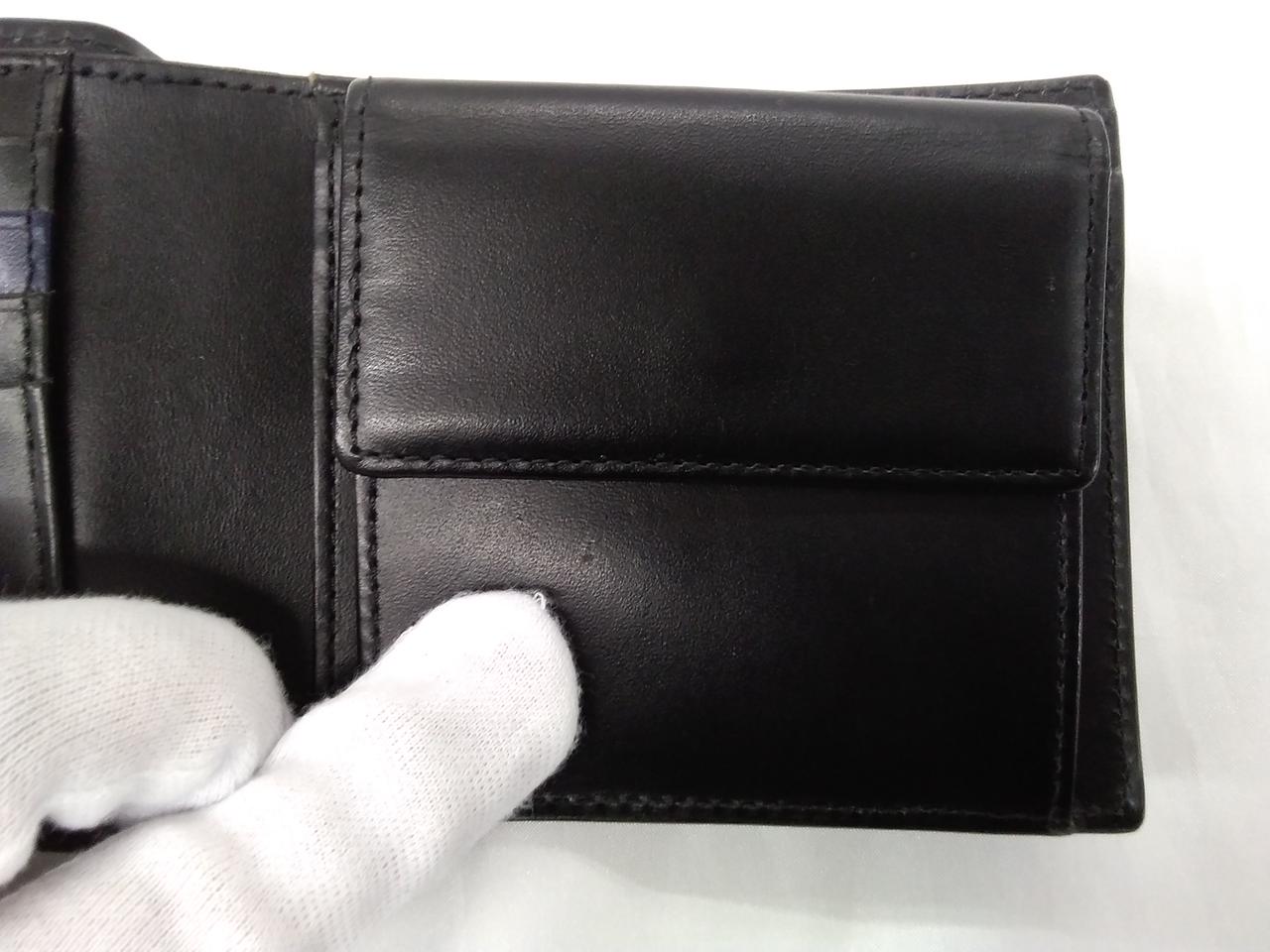 コインケース下部に細かい傷あり