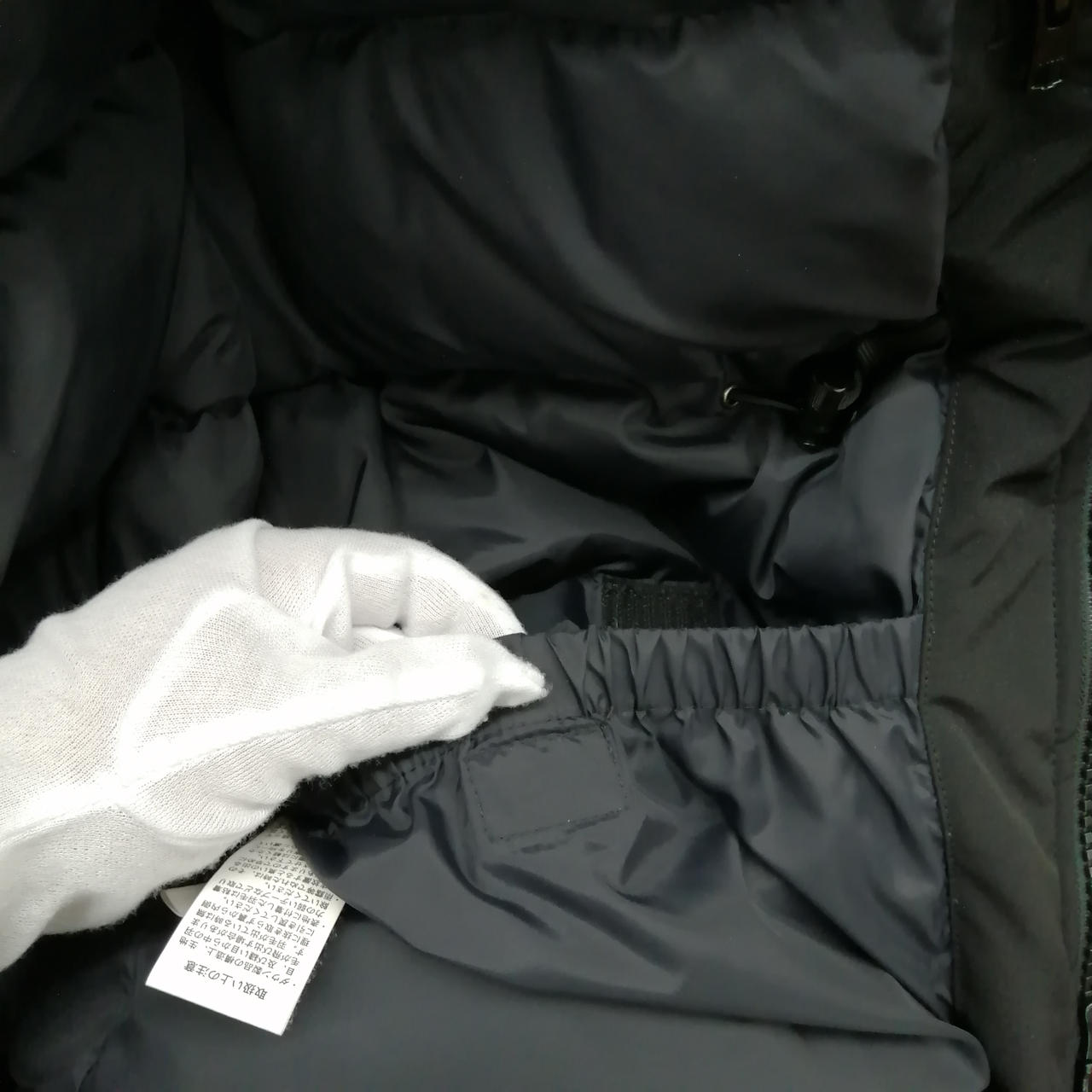 左右の内側にポケットあります