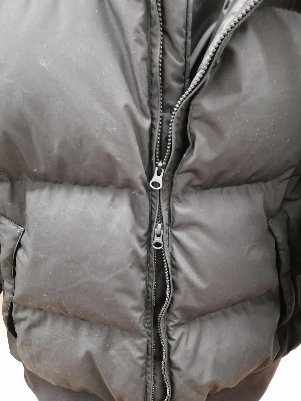 ダブルジップになっています。