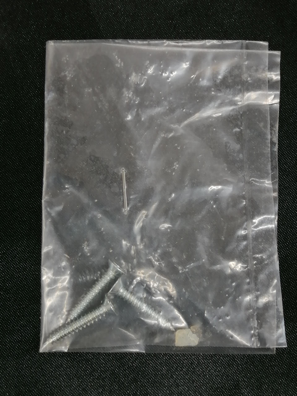 取付け用ネジ付き