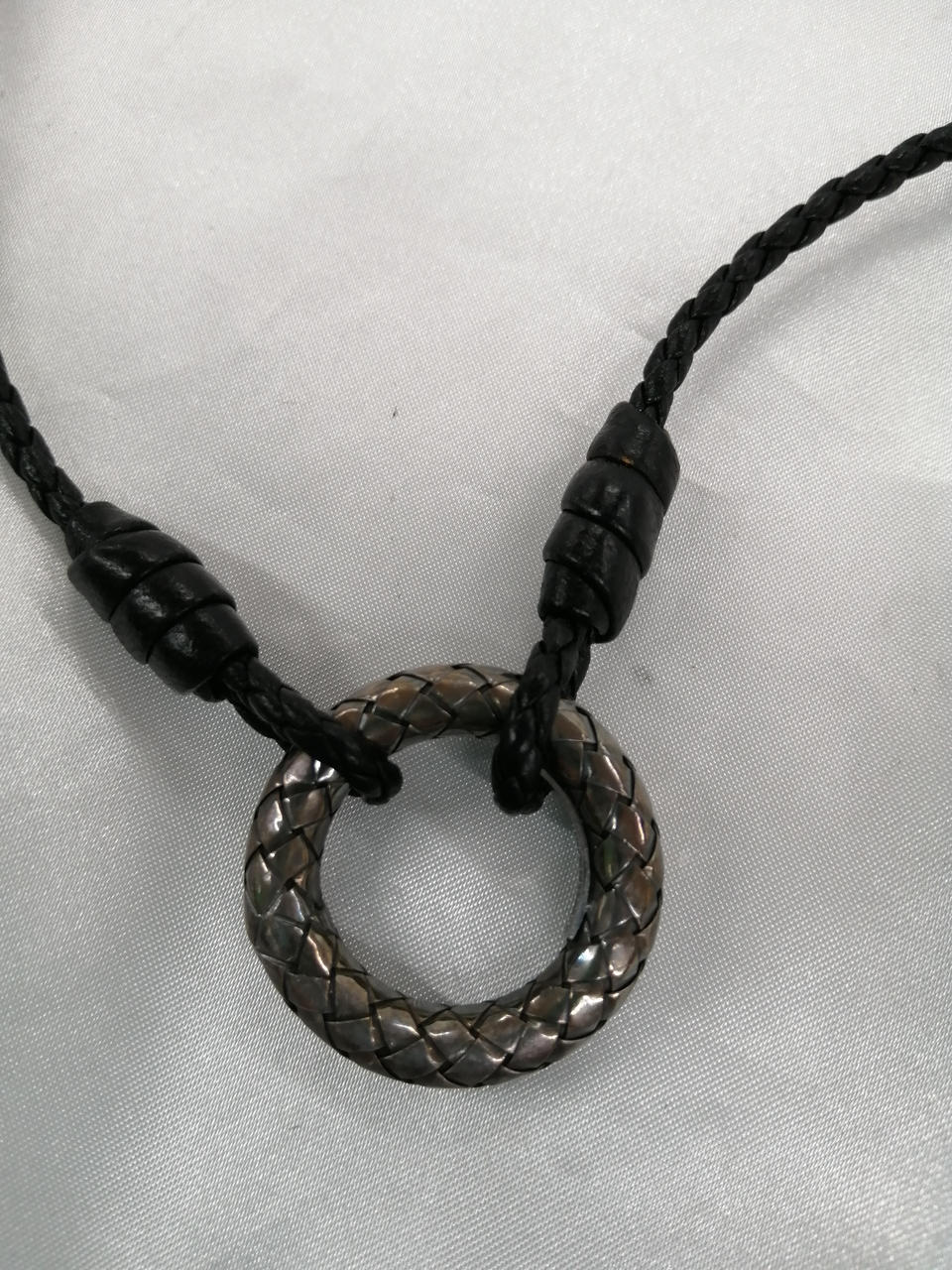 BOTTEGA VENETA|イントレチャート・リング・レザーコードネックレス