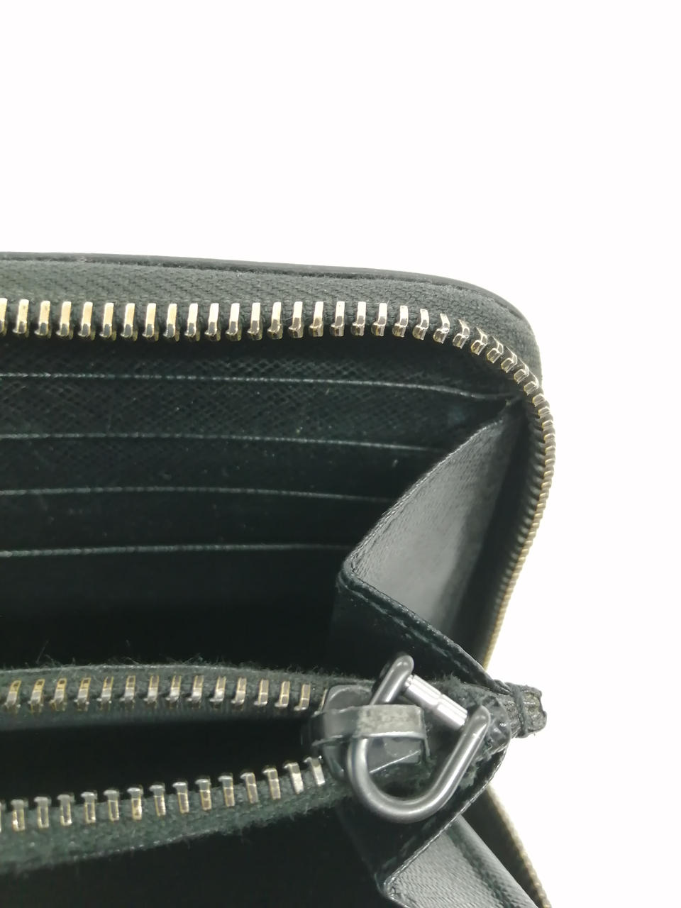 小銭入れ部分ファスナー引き手欠損