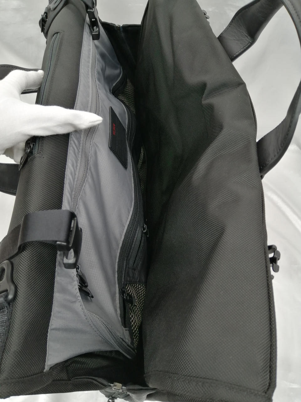 TUMI ガーメントバッグ – ほぼ未使用・極美品 Amazon | [トゥミ] ガーメントバッグ GARMENT COVER 130431-1041