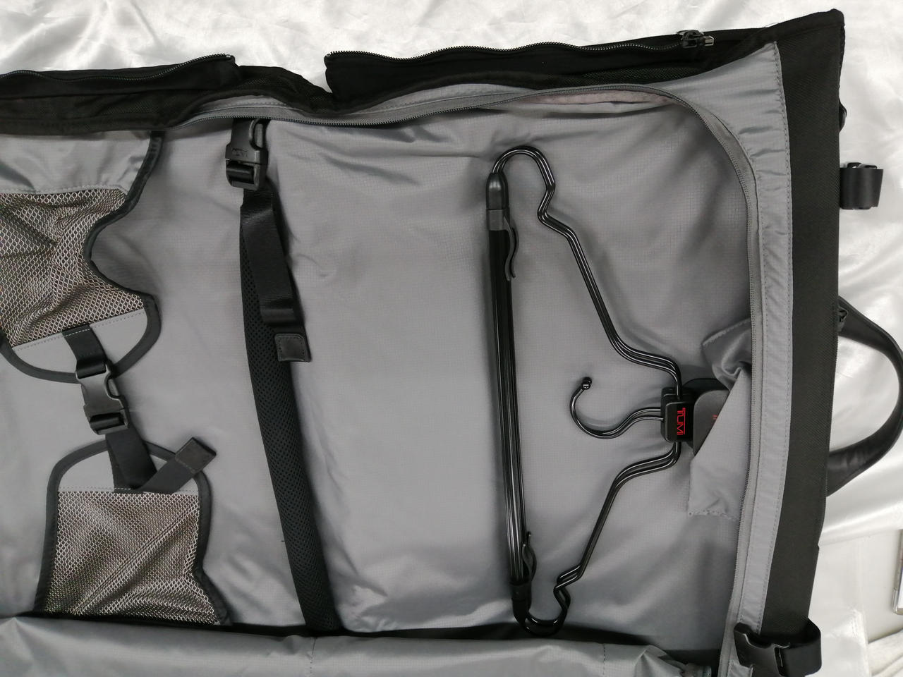 新品未使用 TUMI ガーメントバッグ 022137D2 中古・古着通販】TUMI (トゥミ) ガーメントバッグ 未使用品