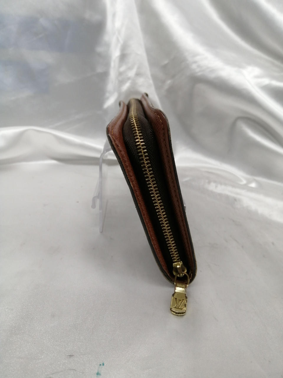 フチ反れてます