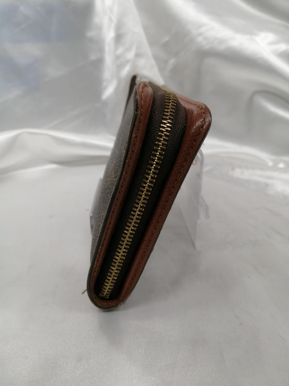 全体的にフチ反れてます