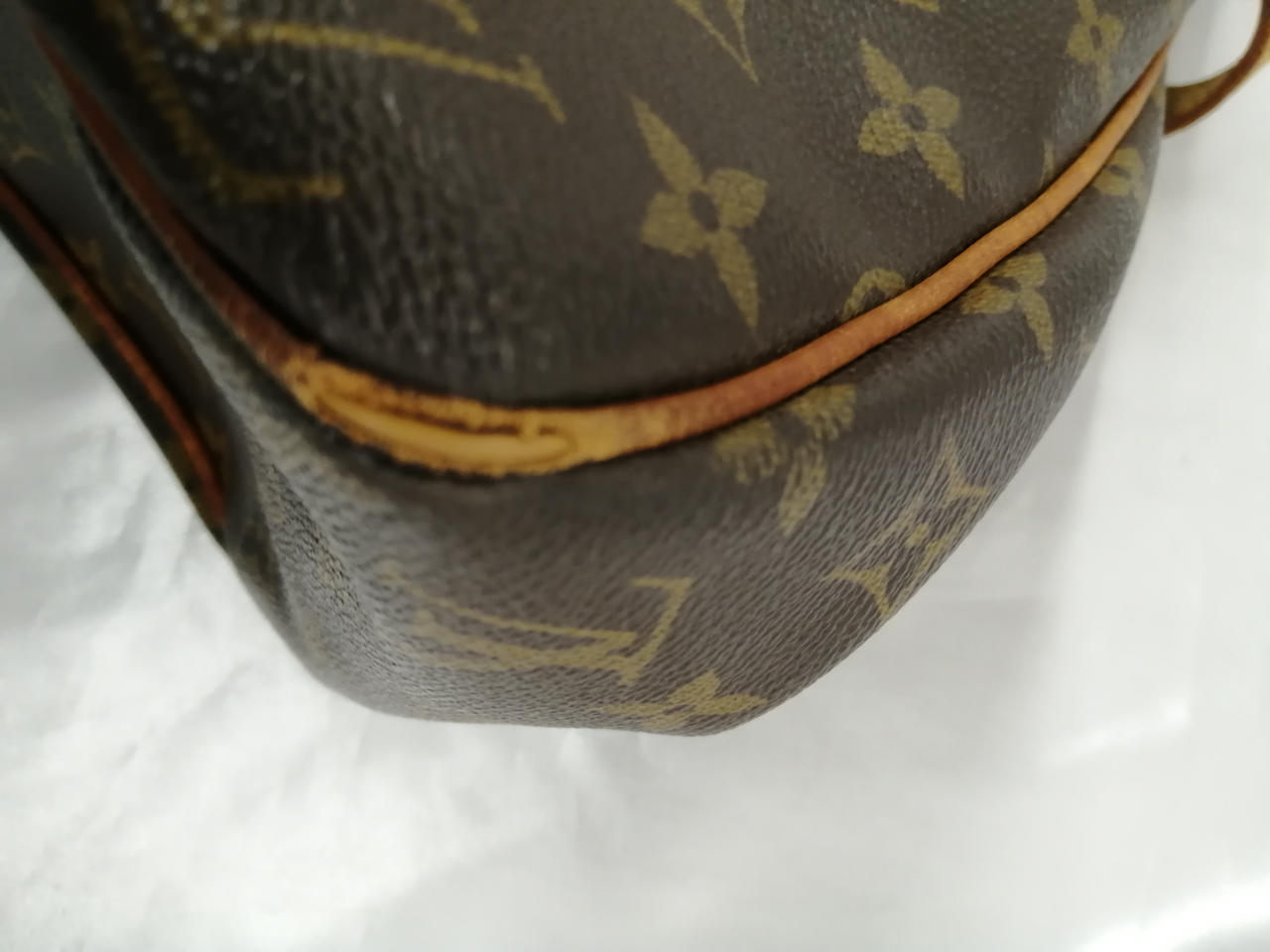 四隅角擦れています