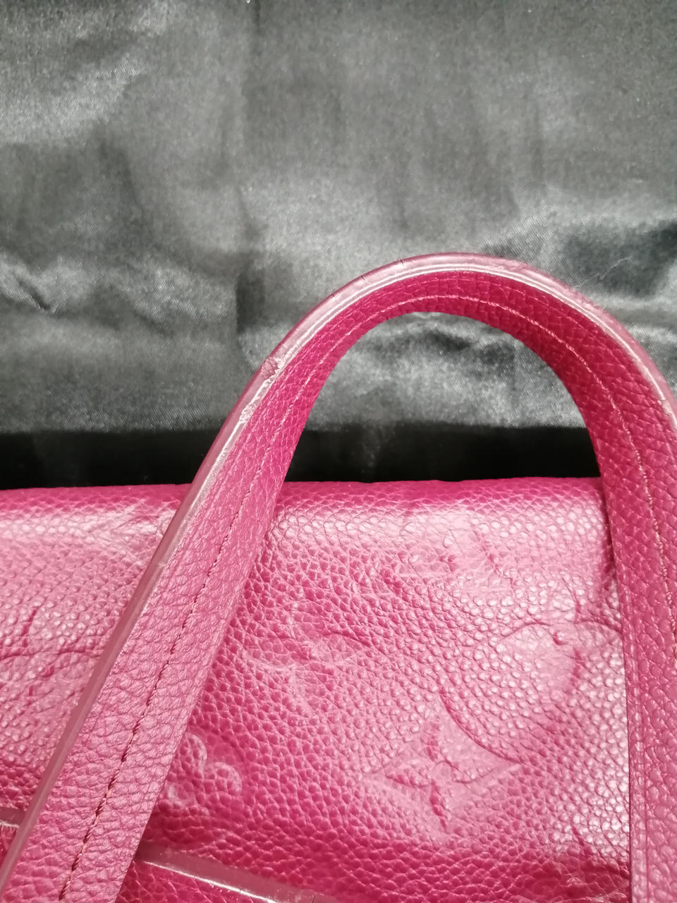 持ち手側面キズ等あり