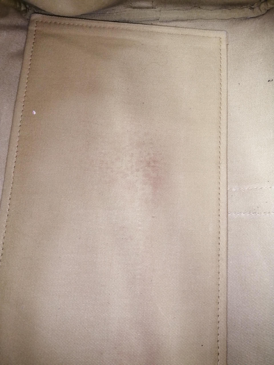 内側底シミ有り