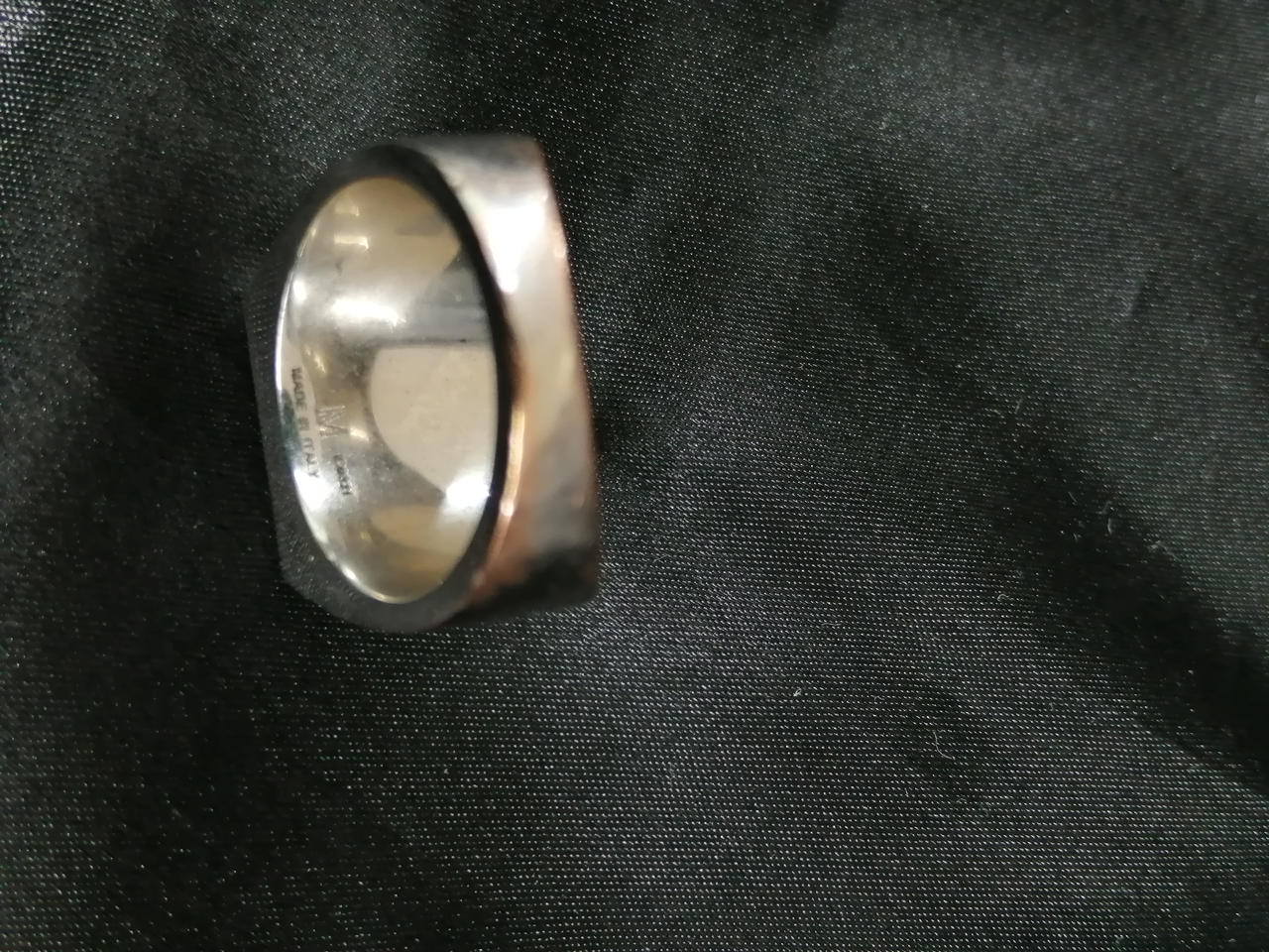 後ろ側変色あり