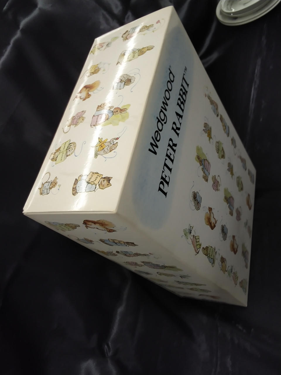 黄ばみあり、汚れあり。