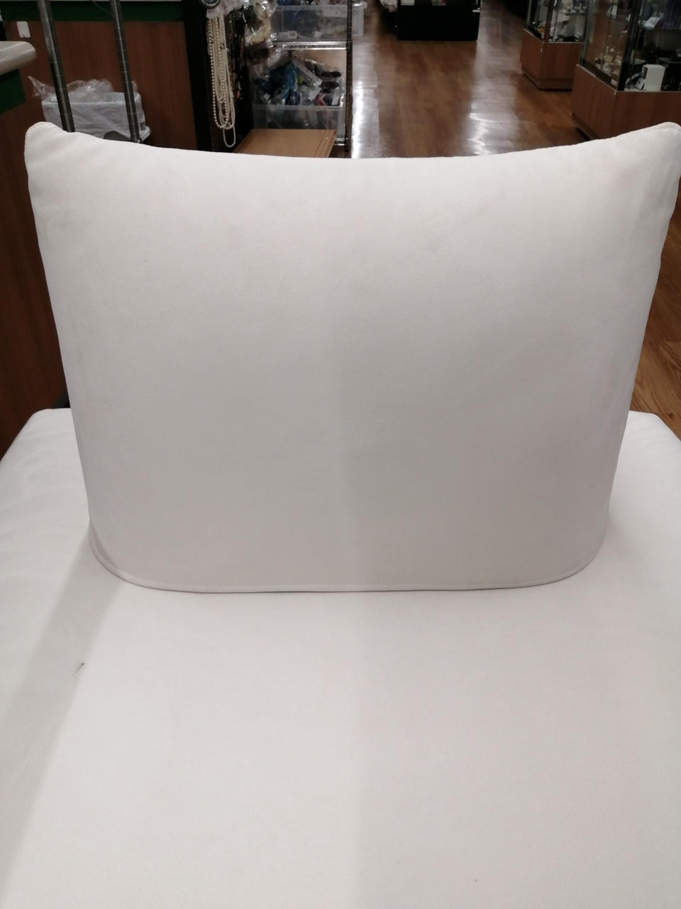 全体的に綺麗ですが所々に表面スレあります