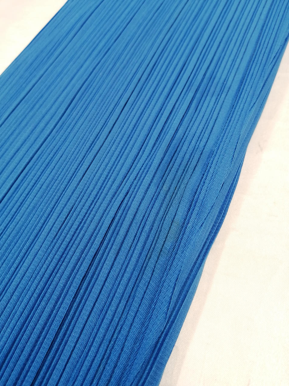 前右足シミ有り