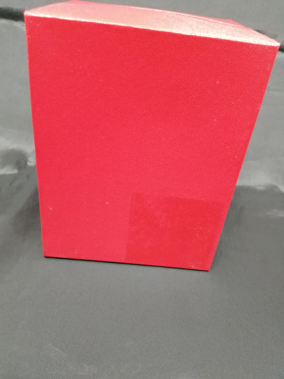 右下シール跡あります