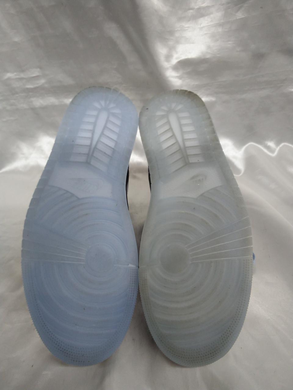 ソールの色が左右違い有り