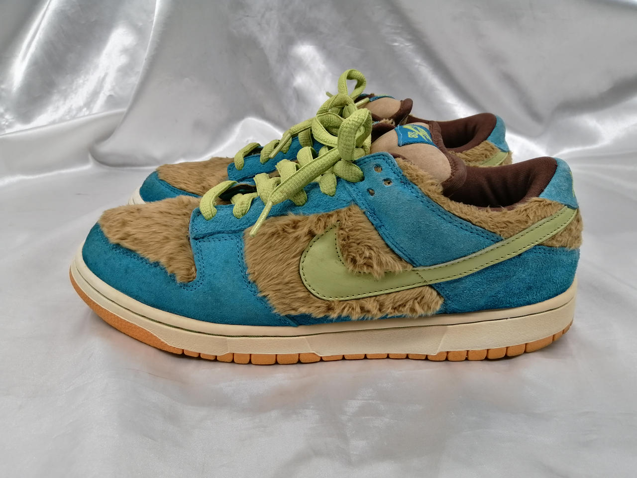 左アウトソール変色あり